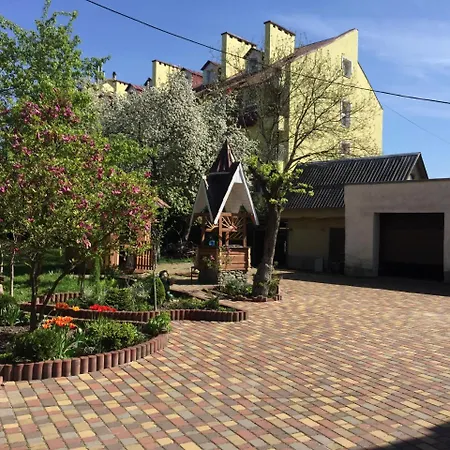 Yaryna Otel *
